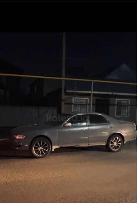 Продаю автомобиль Toyota Cresta