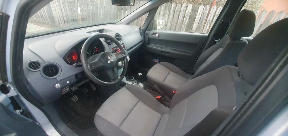 MITSUBISHI Colt 2004 — imagine 2