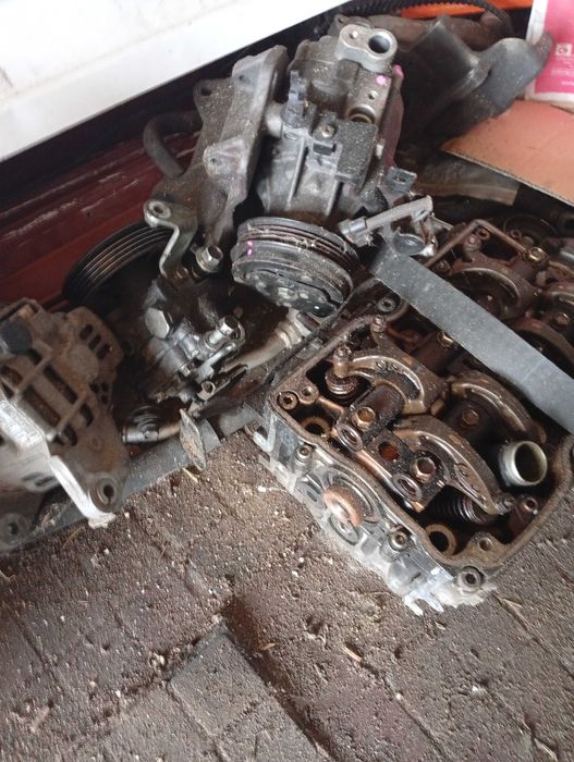 Двигатель Субару с новесным.