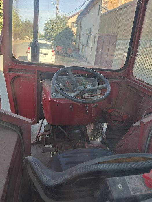Tractor U445 ...