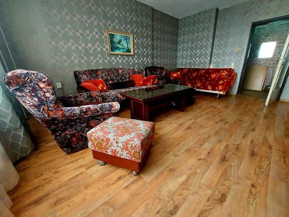 Дава се под наем Тристаен апартамент в Бургас, Изгрев - 100 кв.м за 127.5 € - Снимка #13