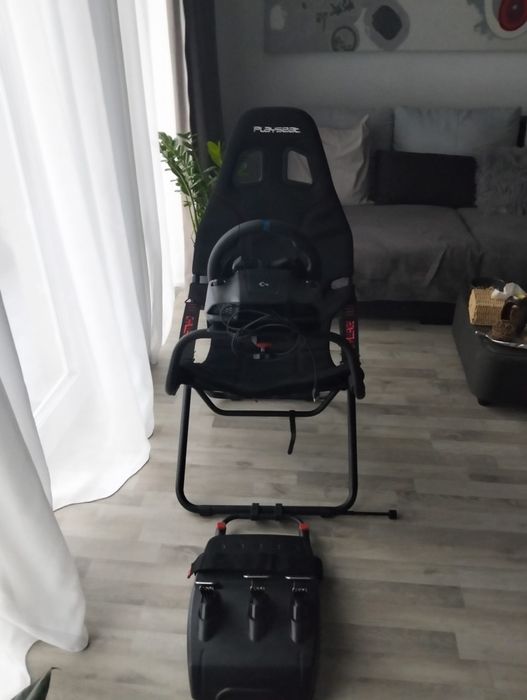 Vând volan G923 cu tot cu scaun și suport volan