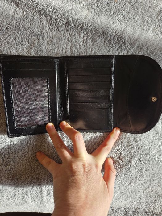 Ново дамско портмоне от естествена кожа