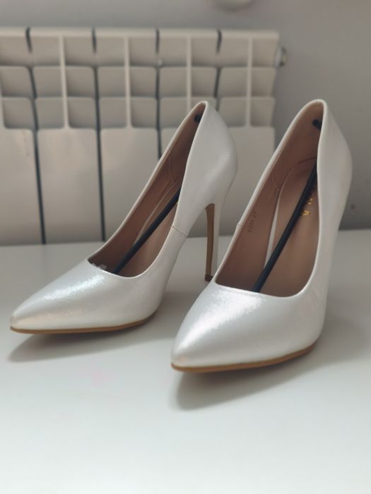 Лодочки белые перломутровые