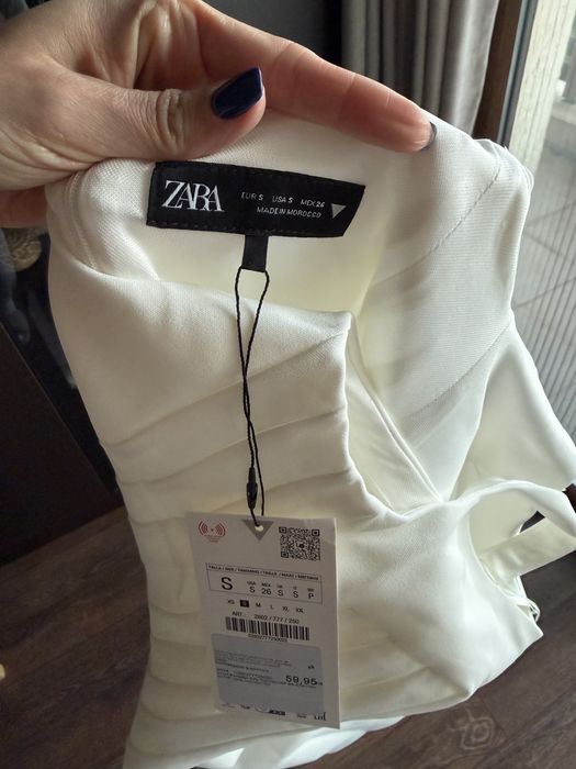 Къса бяла рокля Зара