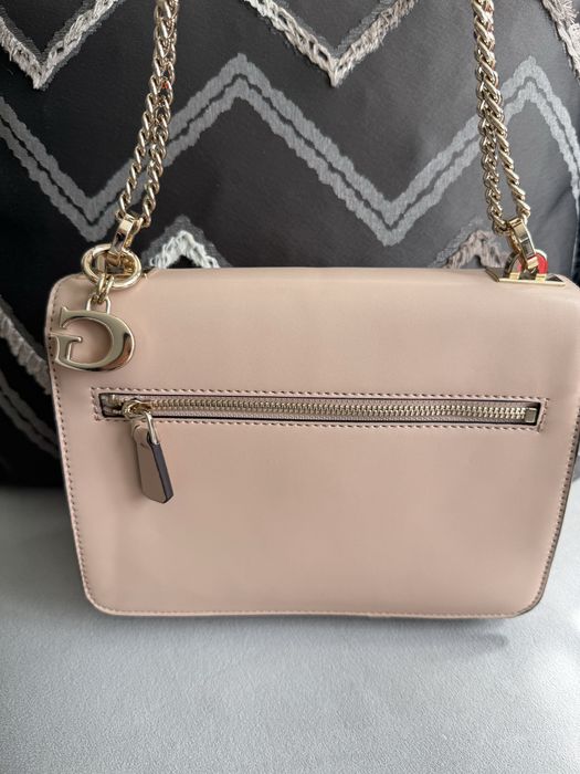 Guess i Valentino чанти