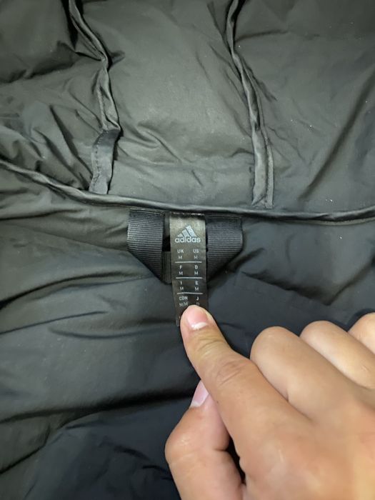 Продается куртка adidas
