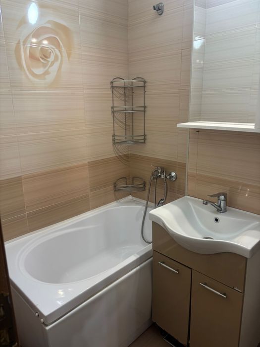 Apartament cu 3 camere, la Parter de închiriat – zona Decebal