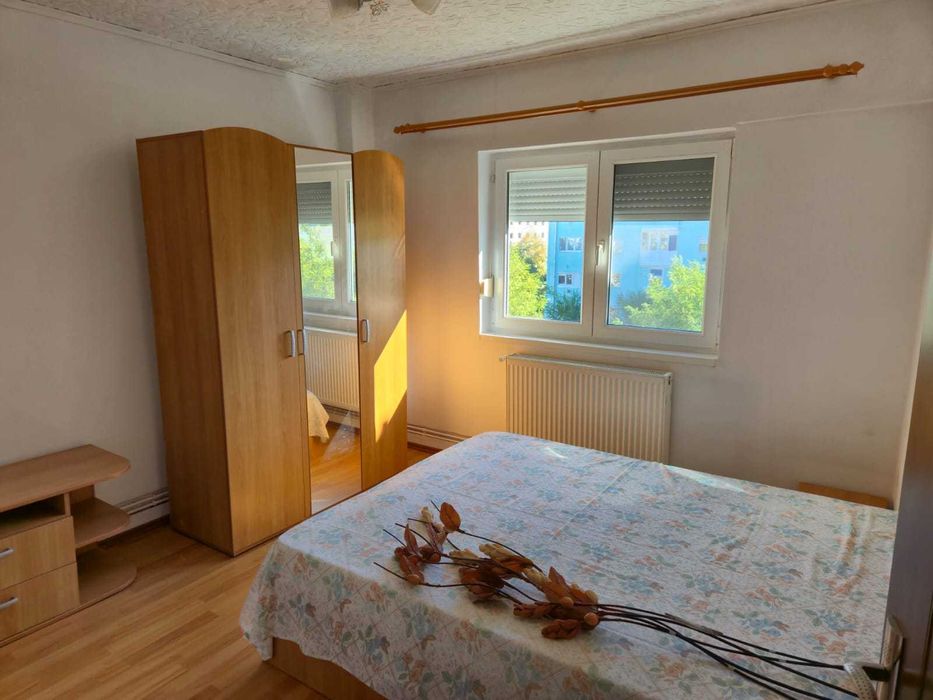 Apartament 4 camere, 90 m², renovat și izolat, – Copșa Mică,