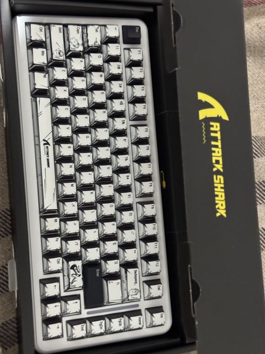 Komyuter uchun klavaiuturiya, mishka, naushnik, kovrik