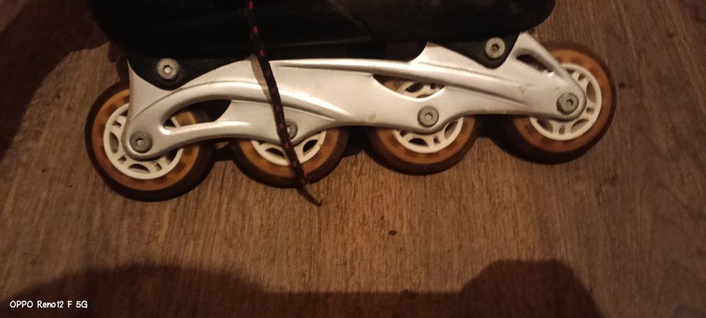 Роликовые коньки, размер регулируется