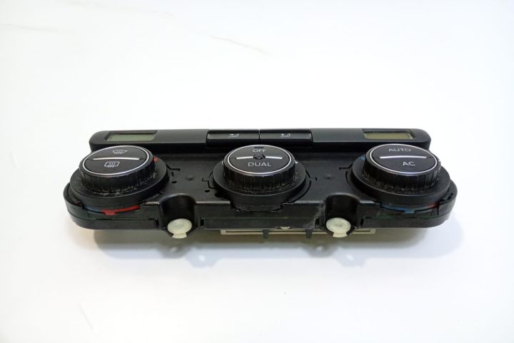 Panou climatronic 3C0907044DG Volkswagen VW Passat B6