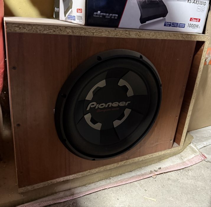 Сабвуфер Pioneer с усилителем