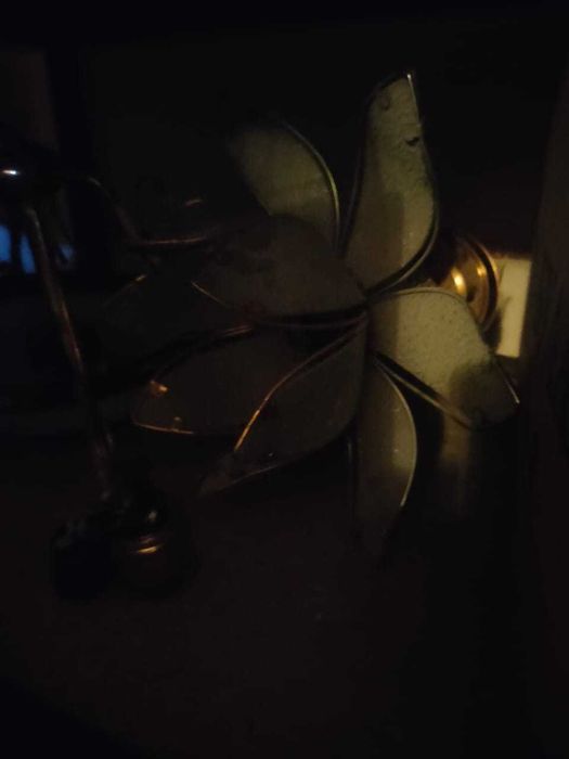 Продам люстру тюльпан