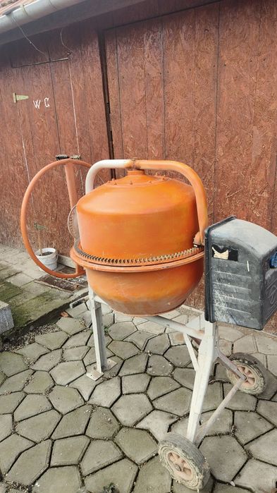 De vînzare betoniera 180 l