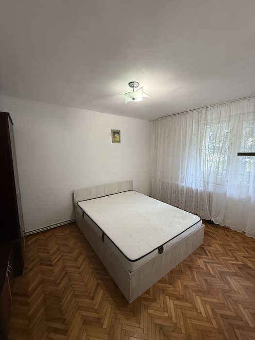 Inchiriez apartament