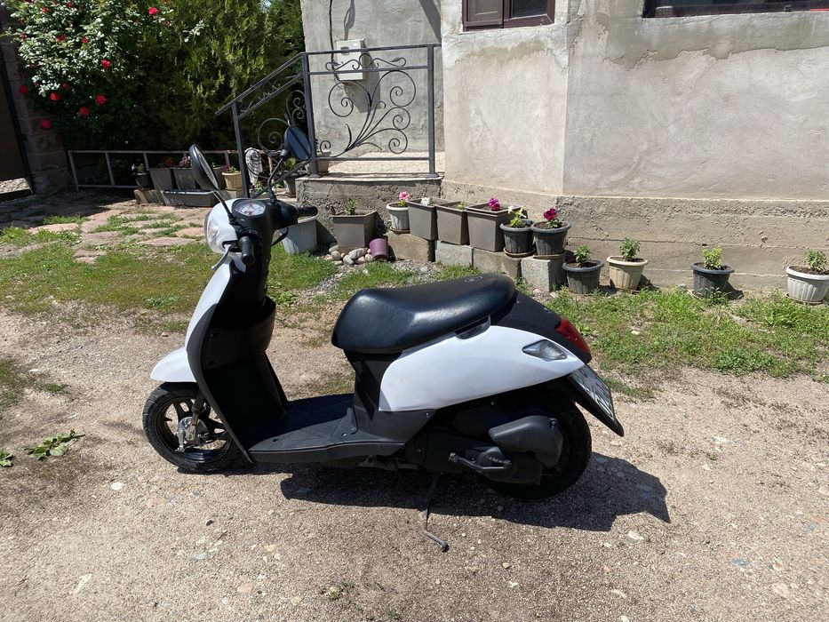 Японский скутер Сузуки suzuki lets