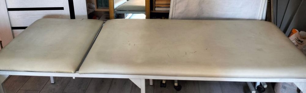 Медицинская кушетка