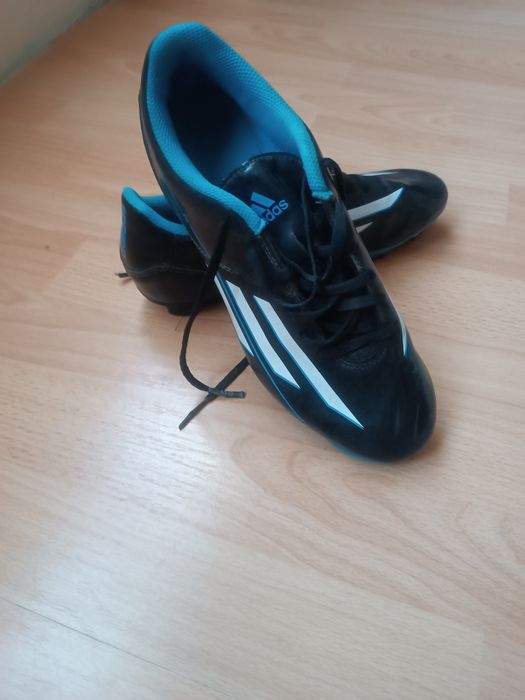 Бутонки Adidas 39 u 1/3