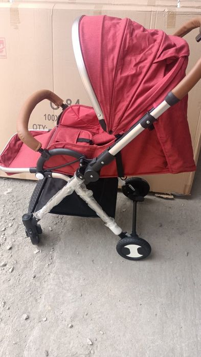 Коляска прогулочная Coballe с перекидной ручкой