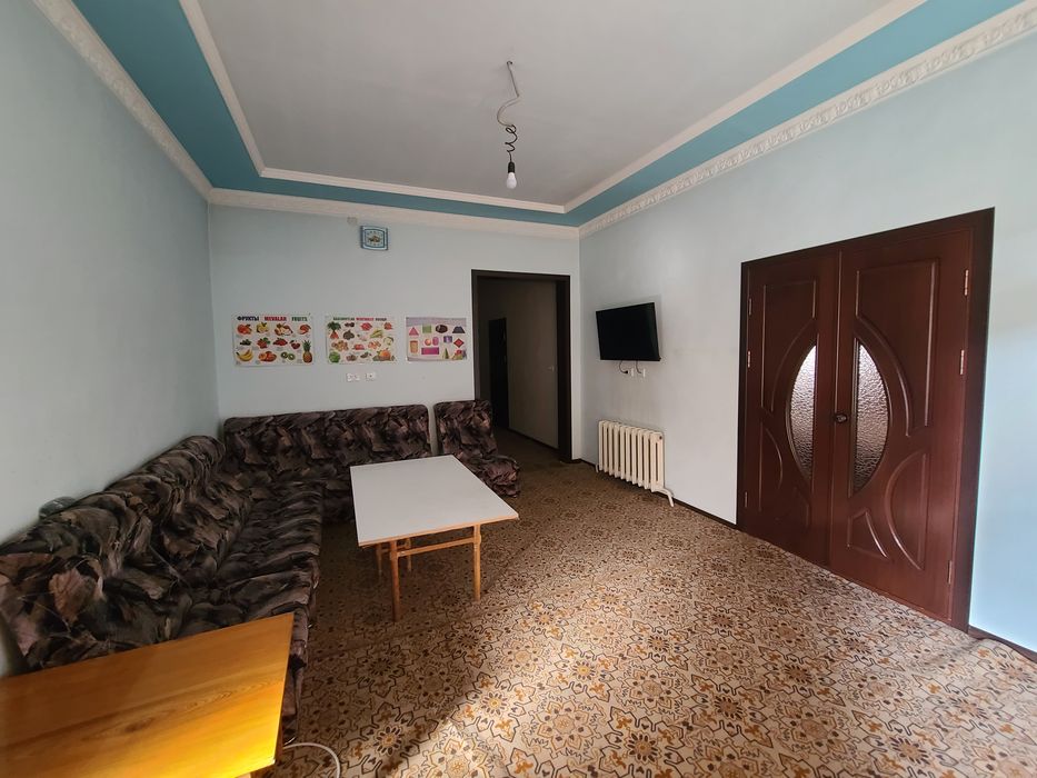 Уй сотилади. 6 сотих.