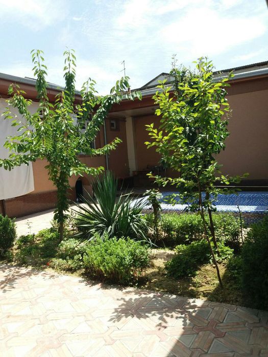 Uchastka sotiladi Hondamir mahalla hamma sharoit bor 3.45 sotx 4 hona.