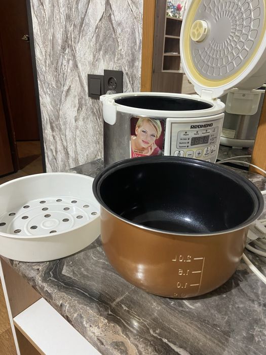 Мультиварка redmond RMC-M12