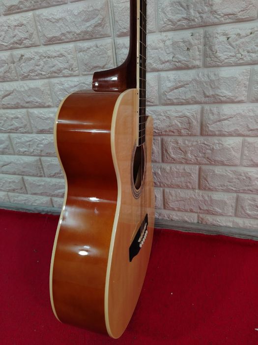 Гитара новая срочно продается