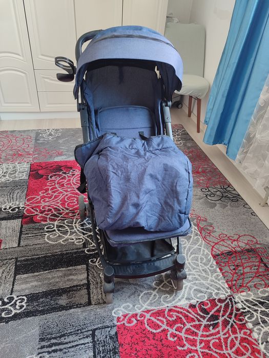 Продам прогулочную коляску