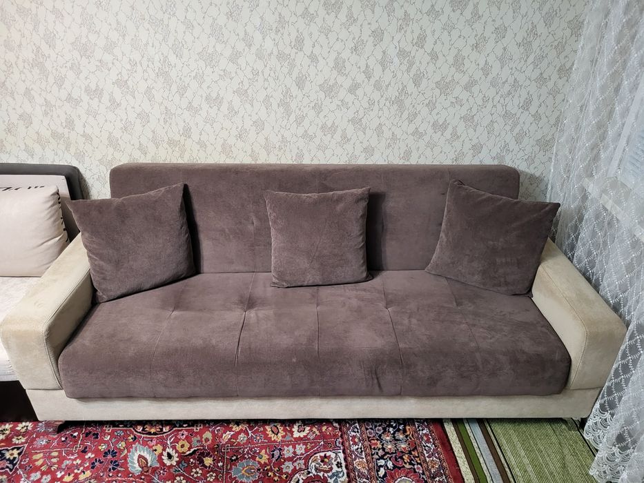 Диван с клик клак механизъм