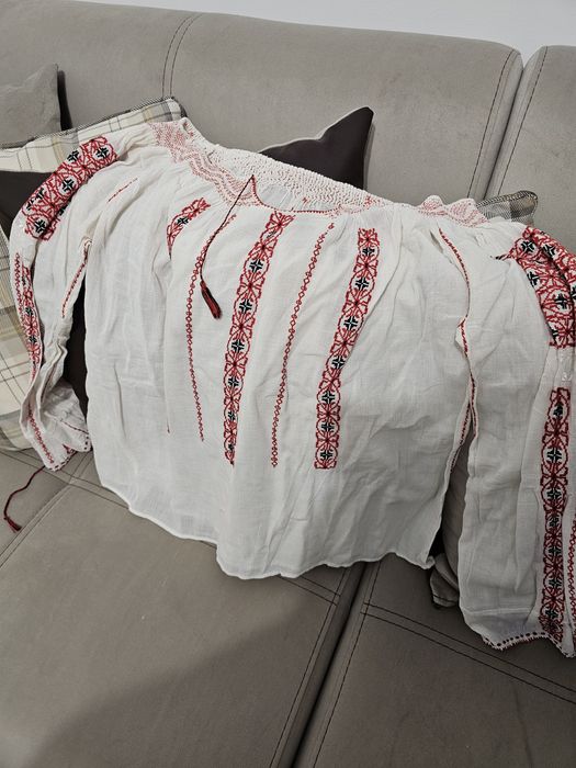 Vand camasi cusute( ii) pt costum popular