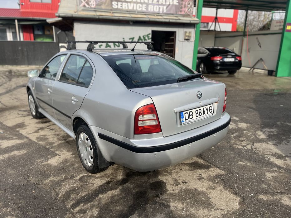 Vand octavia Tour 10/2005 Pret FIX