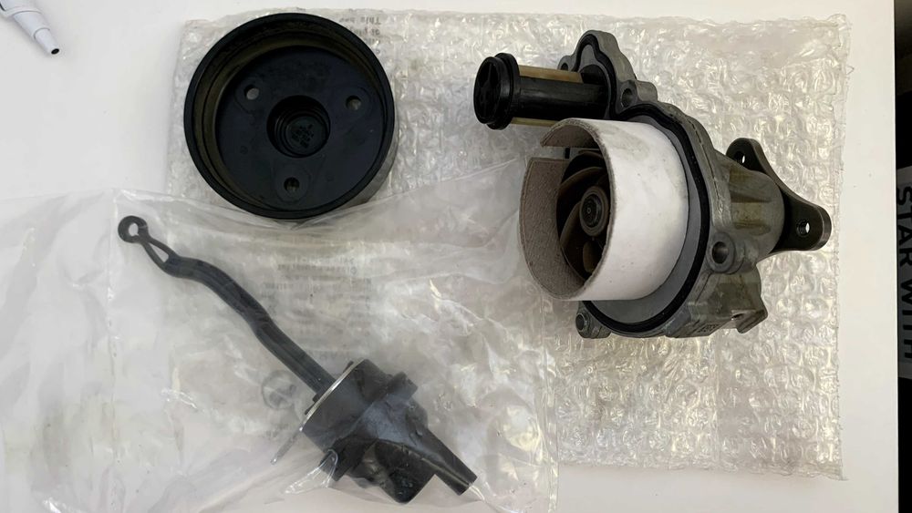 Водна помпа BMW original
