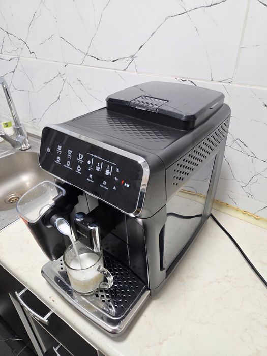 Espressor Automat Philips Series 3200 LatteGo EP3246/70 Aparat Cafea Boabe cu Cana Lapte