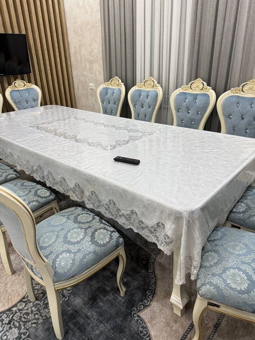 Продаю стол со стульями на 12 персон !