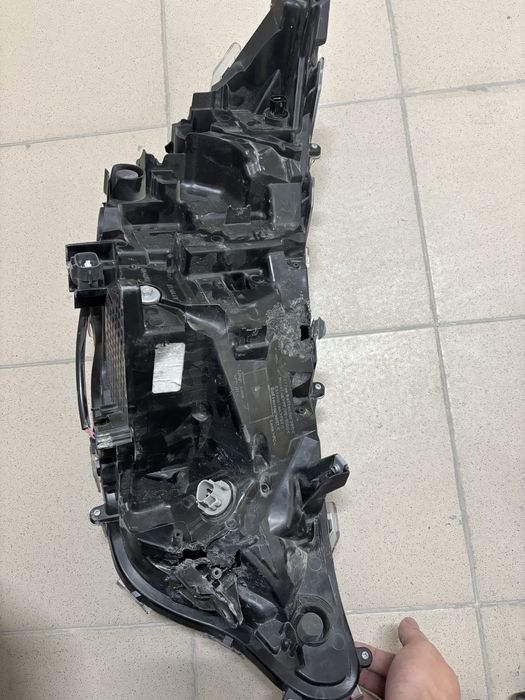 Фара тайота рав 4