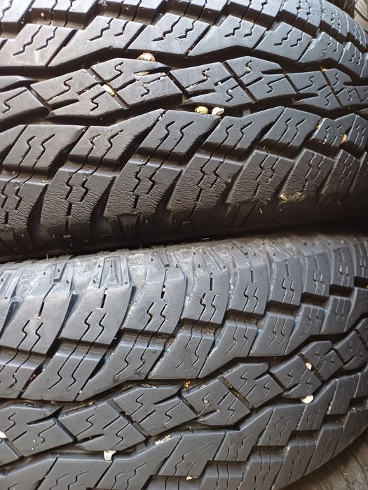 Гуми 205/70/15 Тойо