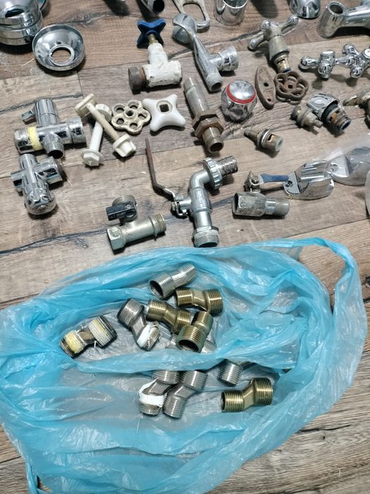 Продам смеситель и др на запчасти