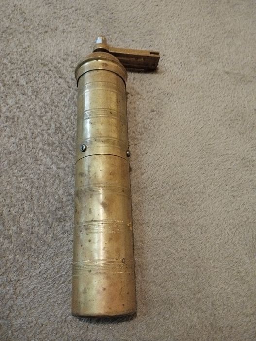 Mașina  manuala de măcinat cafea