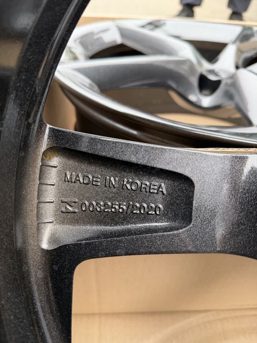 Диски оригинал на GENESIS KIA HYUNDAI