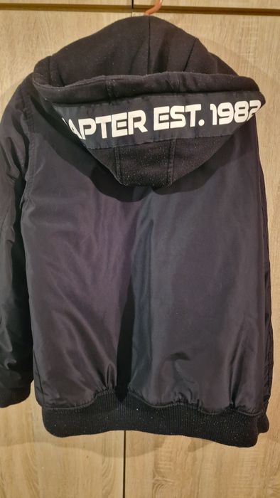 Vând geaca băieți.