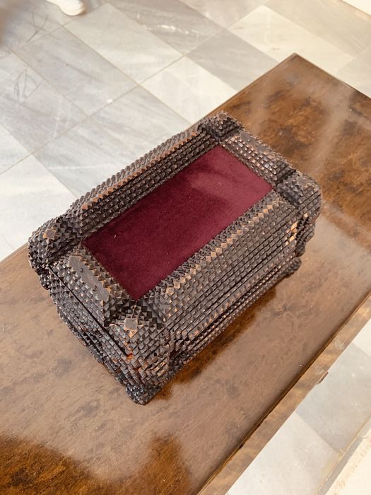 Уникална антикварна Tramp Art кутия / около 1900 г. / ръчна изработка