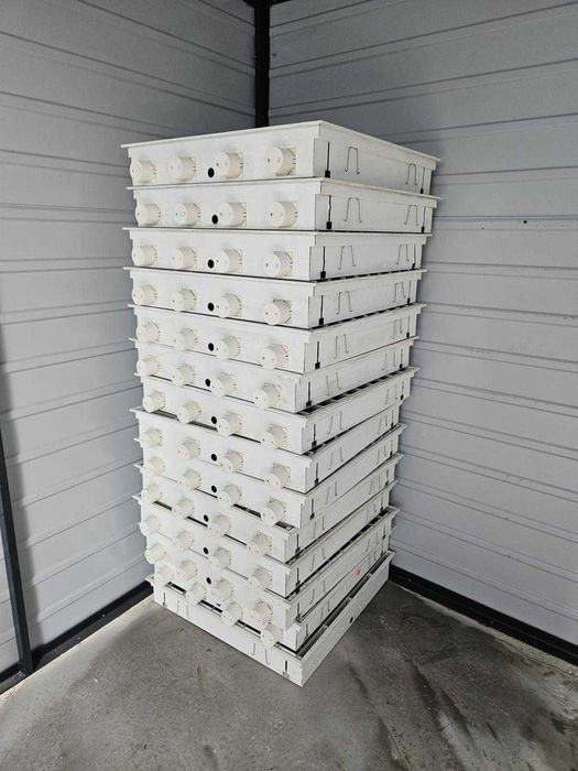 Lampi pentru hale sau spati casetate