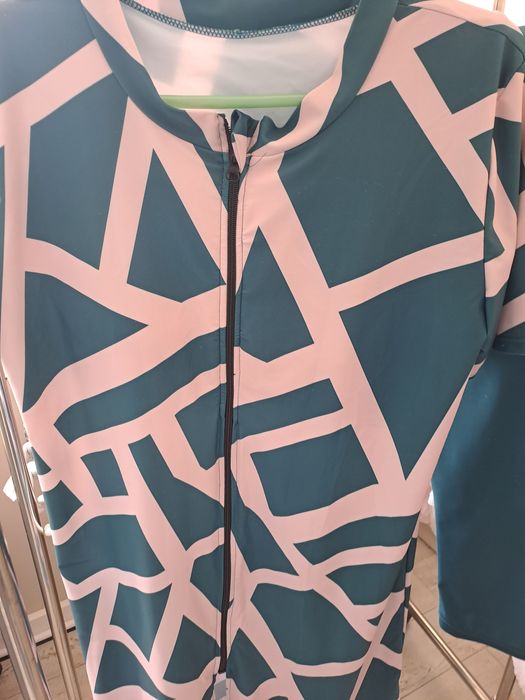 Продам купальник