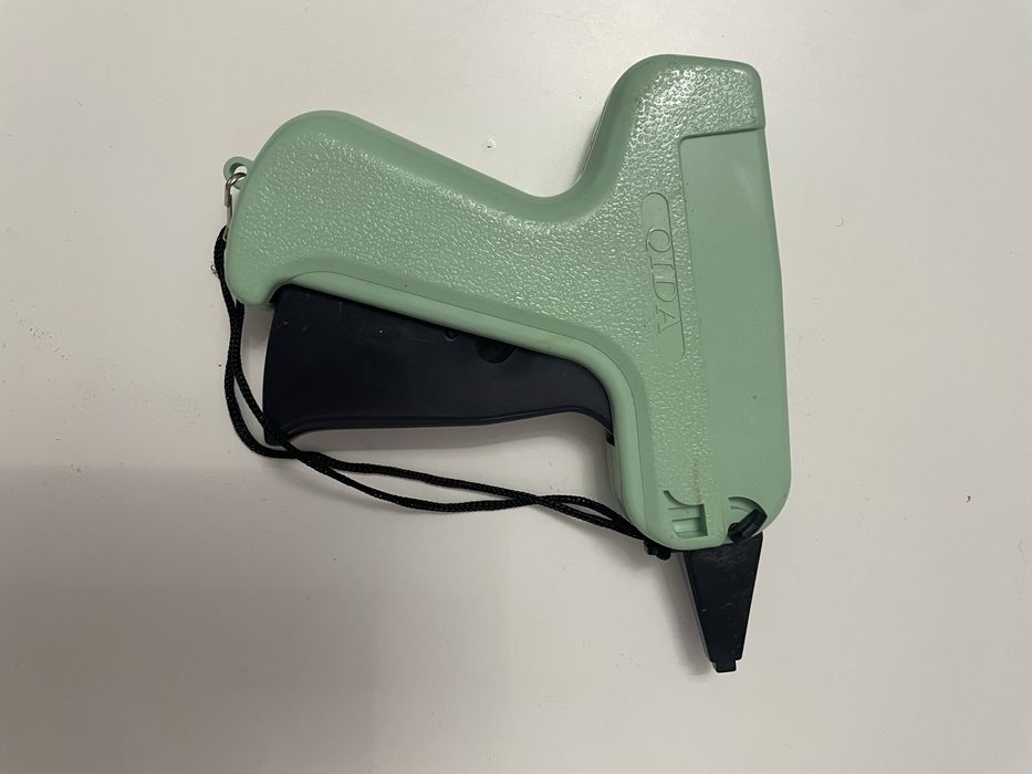 Пистолет за Етикети