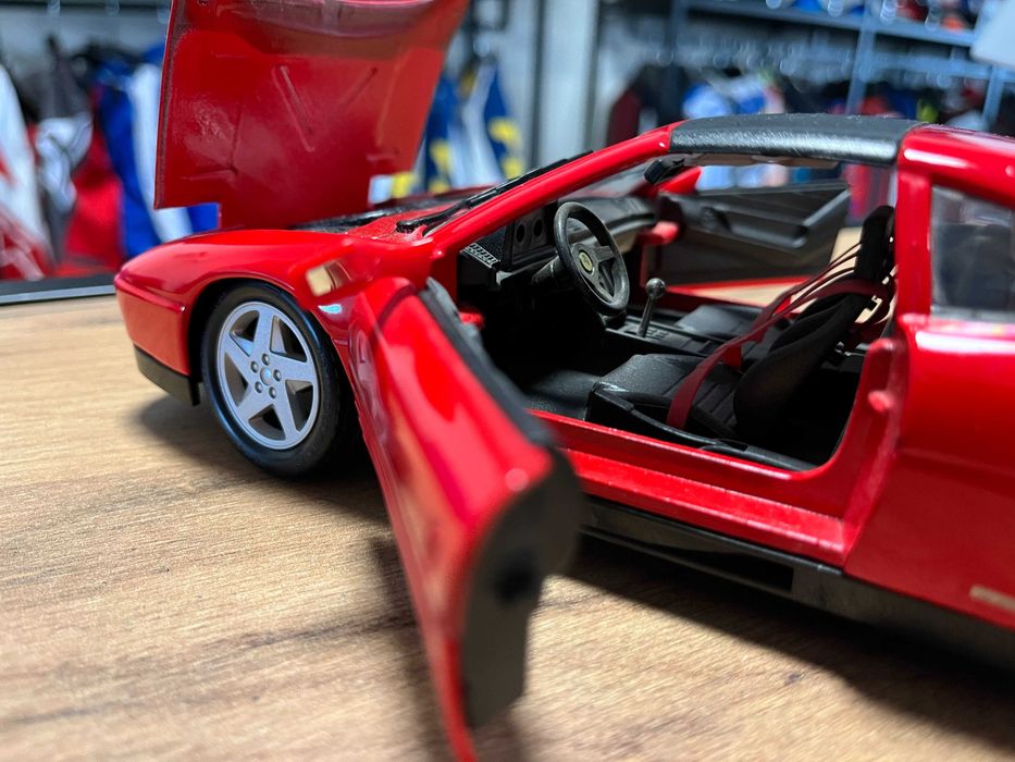 BBUARGO колекционерски модел FERRARI 348 TS 1989 г. 1:18 мащаб
