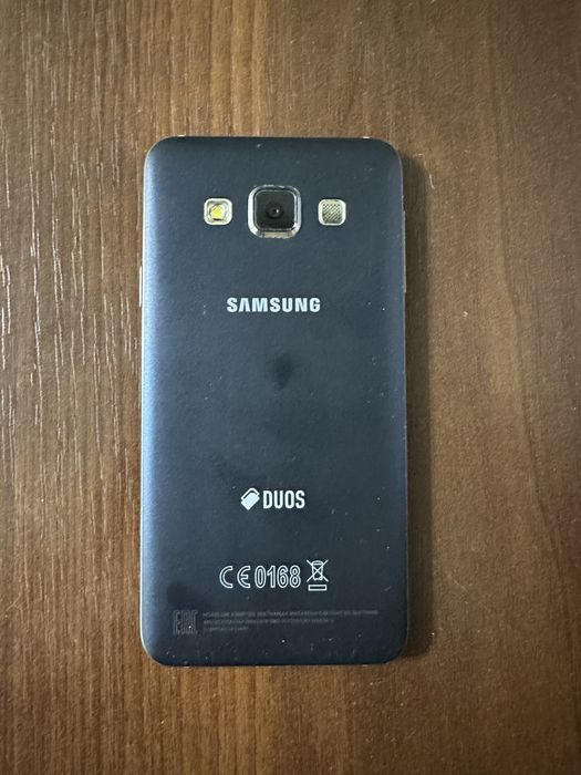 Продам Смартфон Samsung Galaxy A3 SM-A300F/DS