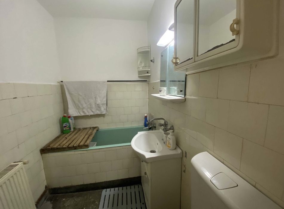 Apartament 2 camere, Decomandat,Etaj 2/4,Calea Severinului