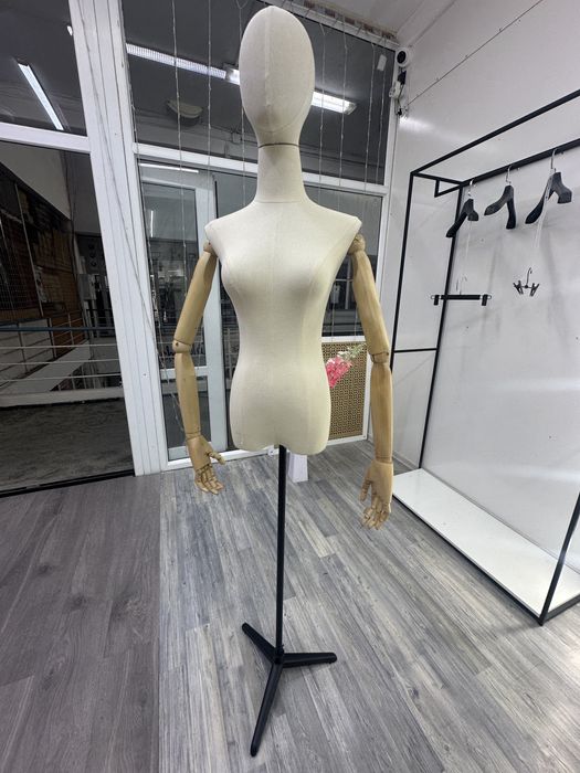 Продам два манекена