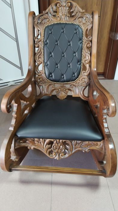 Кралски люлеещ стол